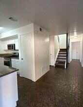 7962 Center Pkwy in Sacramento, CA - Building Photo - Building Photo