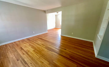 2481 Noble Rd in Cleveland Heights, OH - Foto de edificio - Building Photo