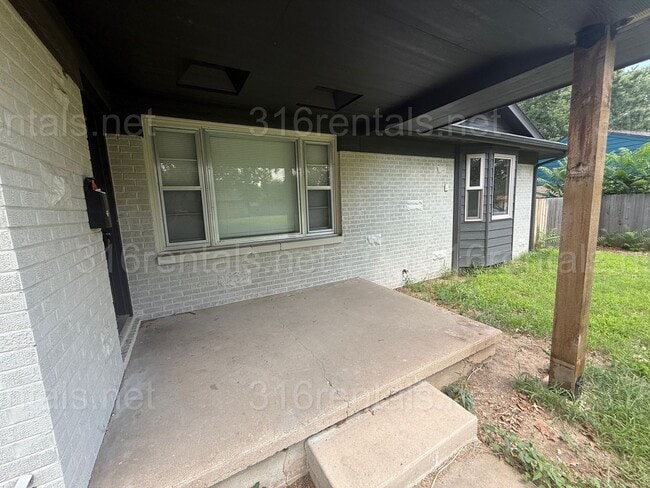 2326 S Fountain St in Wichita, KS - Building Photo - Building Photo