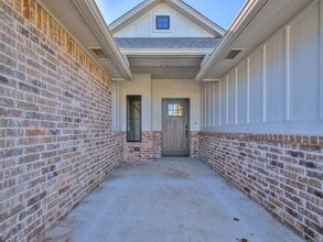 1104 Azalea Farms Rd in Noble, OK - Building Photo - Building Photo