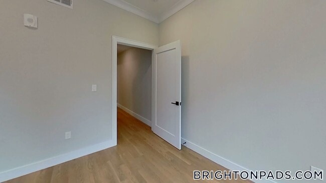 104-106 Warren St., Unit 1 in Boston, MA - Building Photo - Building Photo