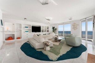 5801 Collins Ave in Miami Beach, FL - Building Photo