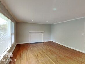 2001 Tyvola Rd in Charlotte, NC - Foto de edificio - Building Photo