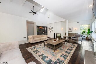 4 Springwood Terrace in Kinnelon, NJ - Building Photo - Building Photo