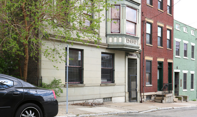 1308 Broadway in Cincinnati, OH - Foto de edificio - Building Photo