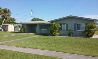 22581 Bolanos Ct in Port Charlotte, FL - Building Photo