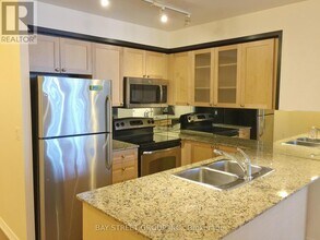 761 Bay St. in Toronto, ON - Building Photo - Building Photo