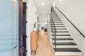 2210 14th Ave N in Nashville, TN - Foto de edificio - Building Photo