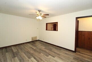 507 Geneva St in Springdale, AR - Building Photo - Building Photo