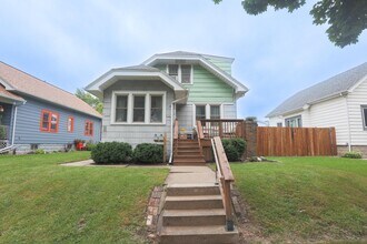 1963 S 75th St, Unit Upper in West Allis, WI - Building Photo - Building Photo