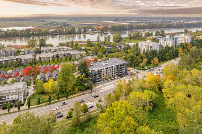 The Everett Marine & Kerr