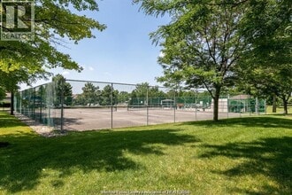 315 Village Grove Dr in Windsor, ON - Building Photo - Building Photo