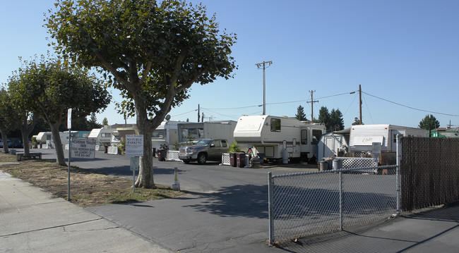 Herperian Trailer Park in San Leandro, CA - Building Photo - Building Photo