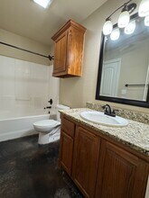 2422 SW A Ave in Lawton, OK - Building Photo - Building Photo