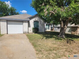 2207 Bluebonnet Dr in Killeen, TX - Building Photo