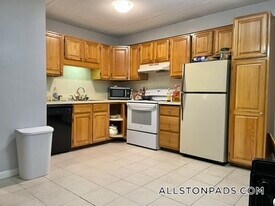 80 Gardner St in Boston, MA - Building Photo