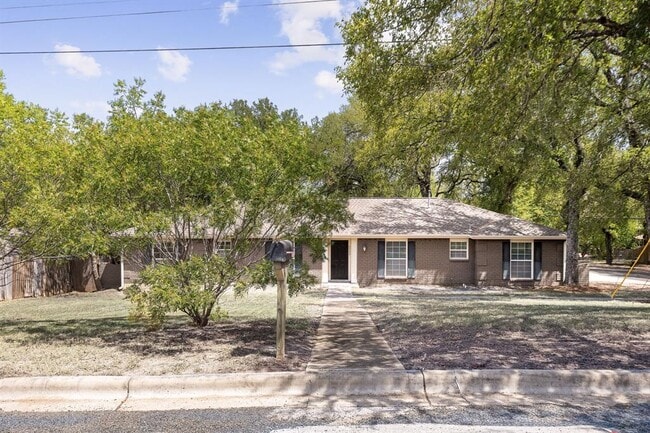 2904 Northeast Dr