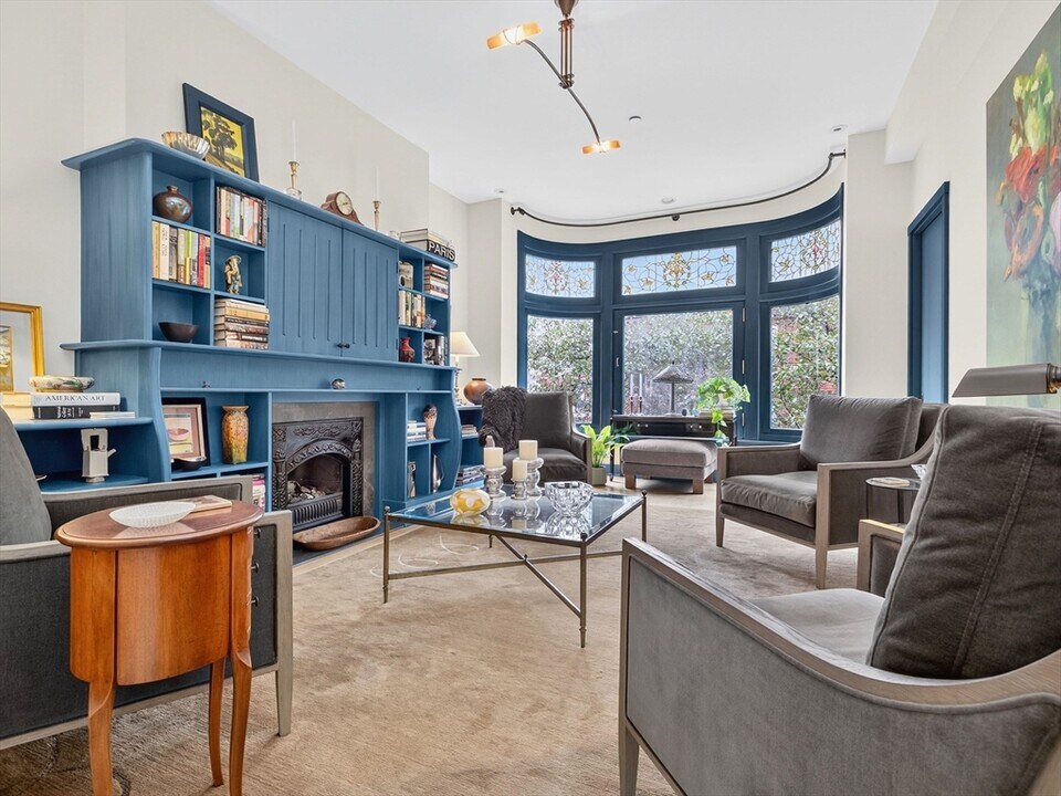 58 Pinckney St in Boston, MA - Building Photo