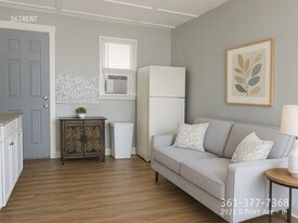 2921 S Port Ave in Corpus Christi, TX - Building Photo