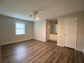 2305 Redbud Ln in Tupelo, MS - Building Photo - Building Photo