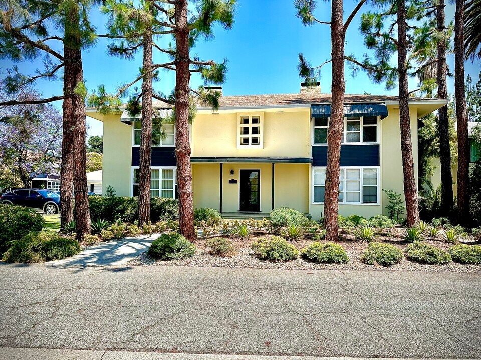 178 Cedar Crest Ave in South Pasadena, CA - Building Photo