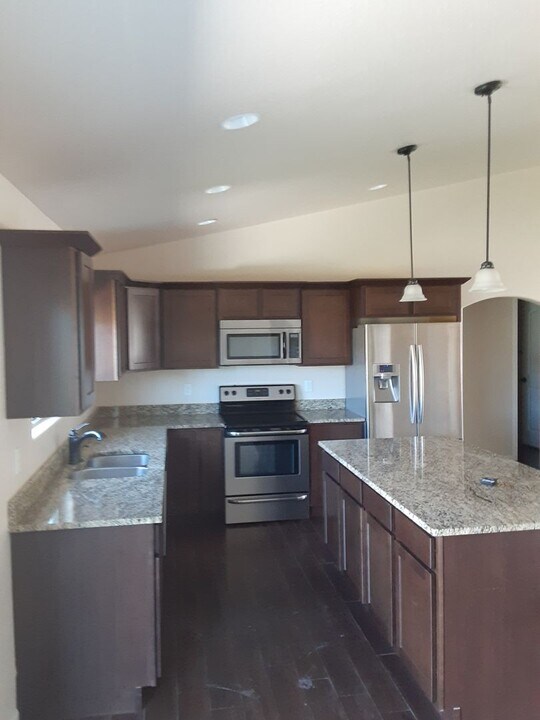 14141 Telluride St in Summerset, SD - Building Photo