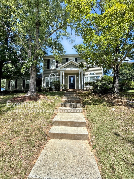 9601 Marshbrooke Rd in Matthews, NC - Building Photo