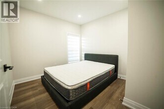 265 Robert St in Hamilton, ON - Building Photo - Building Photo