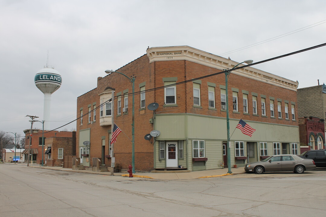 100 Railroad in Leland, IL - Building Photo