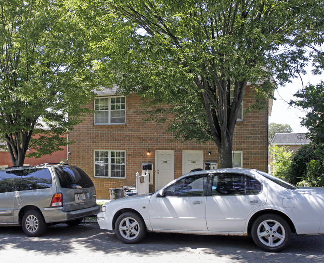 100 Parkinson Ave in Staten Island, NY - Building Photo - Building Photo