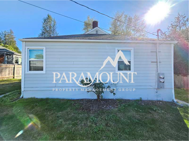 2129 4th St in Bremerton, WA - Building Photo - Building Photo