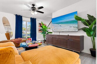 971 Keene Rd in Largo, FL - Building Photo - Building Photo