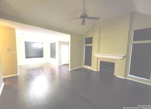 5955 Heather View, Unit 161 in San Antonio, TX - Building Photo - Building Photo