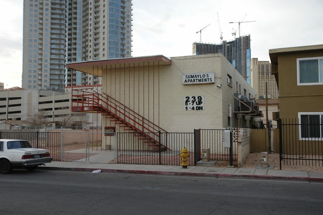 239 W Cleveland Ave in Las Vegas, NV - Foto de edificio - Building Photo