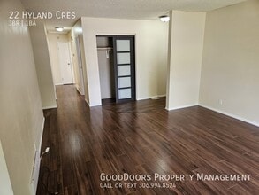 22 Hyland Crescent in Regina, SK - Building Photo - Building Photo