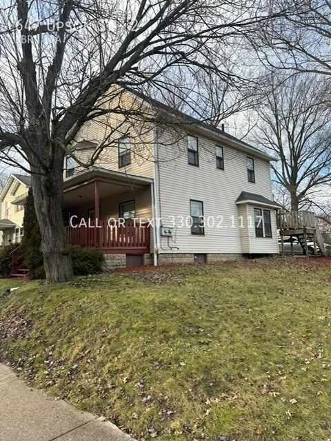647 Upson St, Unit 2 in Akron, OH - Building Photo