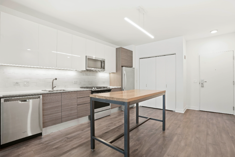 333 W Hubbard St in Chicago, IL - Building Photo
