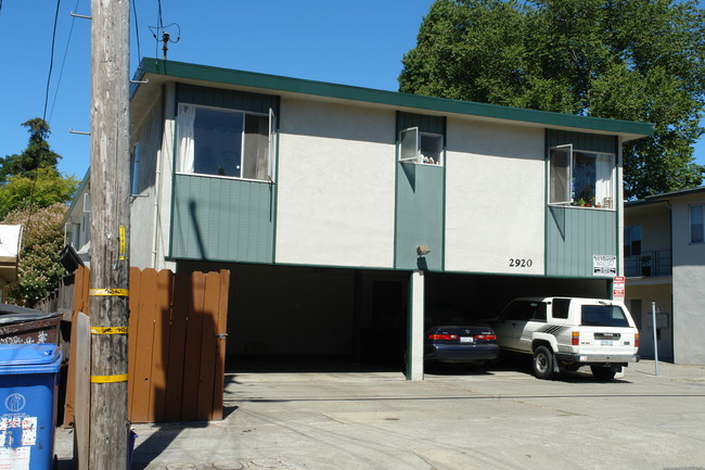 2920 Deakin St in Berkeley, CA - Foto de edificio - Building Photo