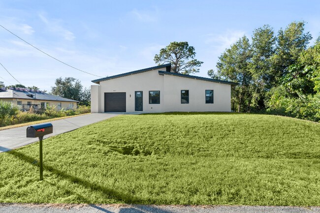 2603 3rd St SW in Lehigh Acres, FL - Building Photo - Building Photo