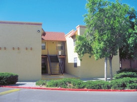 Villa Ciento Apartments