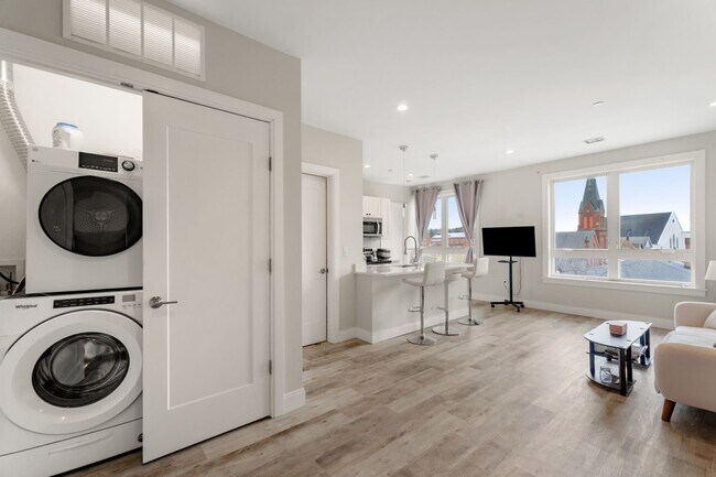 1457 Tremont St, Unit Apt 502 in Boston, MA - Building Photo - Building Photo