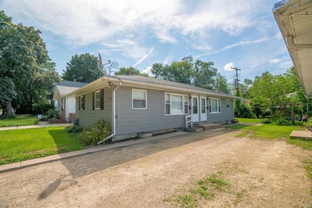 3009 Hermina St in Madison, WI - Building Photo