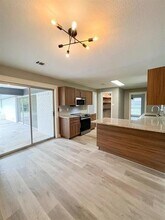 1400 Crescent Dr in Sherman, TX - Building Photo - Building Photo
