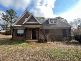 6900 Meadow Brook Dr in Olive Branch, MS - Building Photo