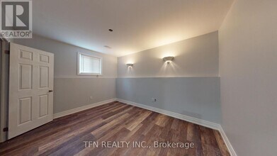 1048 Gilmore Ave in Innisfil, ON - Building Photo - Building Photo