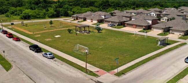 3301 Wagon Trail Dr in Denton, TX - Building Photo - Building Photo