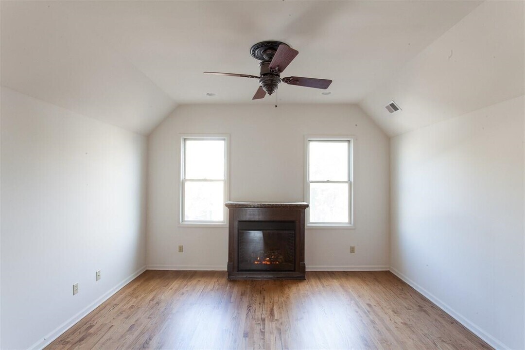 802 Broadway in Bayonne, NJ - Building Photo