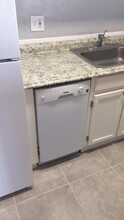 9809 Walnut St, Unit E305 in Dallas, TX - Building Photo - Building Photo