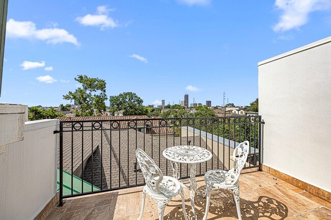 1926 Indiana St in Houston, TX - Foto de edificio - Building Photo