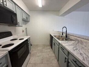 9813 Walnut St in Dallas, TX - Building Photo - Building Photo